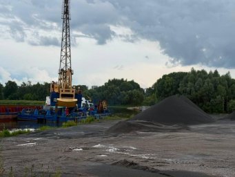 Экологический коллапс из-за цементного завода возле водоема