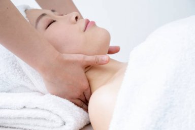 Lymphatic Massage for Enhancing Post-Treatment Comfort and Mobility Lymphatic Massage for Enhancing Post-Treatment Comfort and Mobility